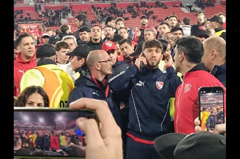 Los jugadores chilenos de Independiente repudiaron la violencia en Avellaneda