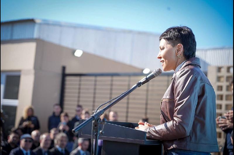 Mayra Mendoza inauguroacute junto a Axel Kicillof la Alcaidiacutea Departamental y cuestionoacute al Gobierno Nacional