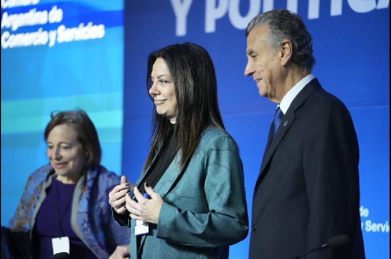 Pettovello afirmoacute que en un antildeo y medio ldquomaacutes de 11 millones de personas salieron de la pobrezardquo