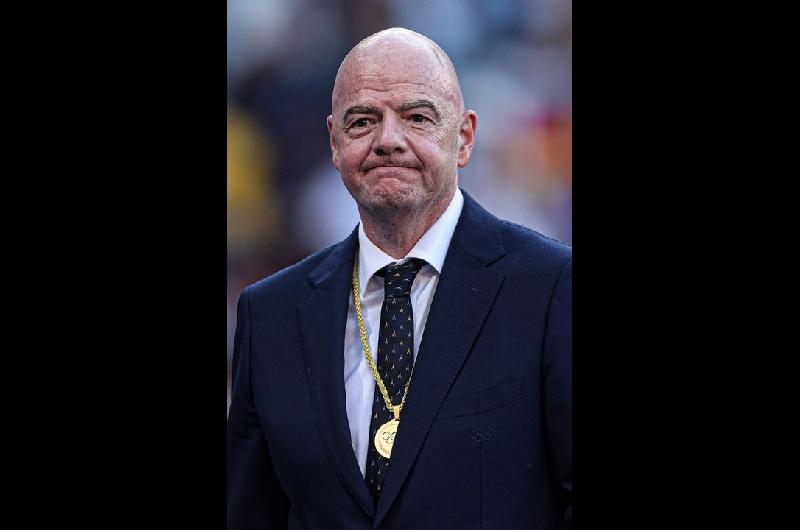 Gianni Infantino repudioacute la violencia en Avellaneda y pidioacute sanciones ejemplares