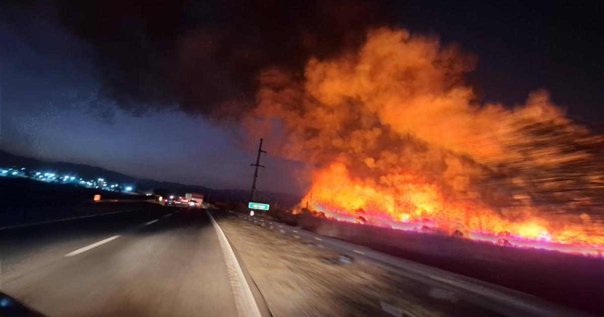 Incendio de pastizales en Perico y cortes de luz lo que el viento norte dejoacute 