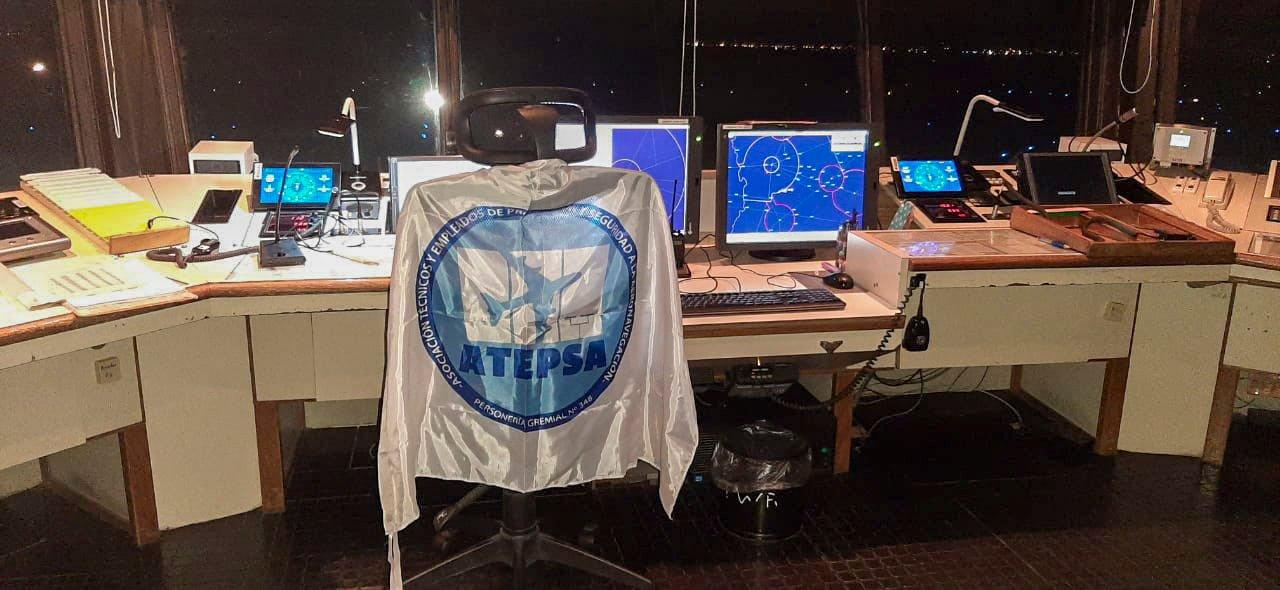 Comienza el paro de los Controladores de Traacutensito Aeacutereo