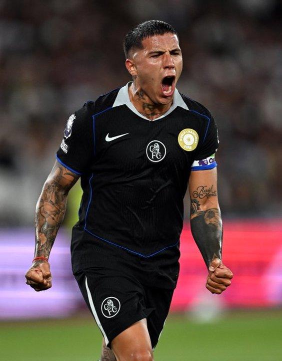 Enzo Fernaacutendez marcoacute en la goleada del Chelsea ante el West Ham por la Premier League