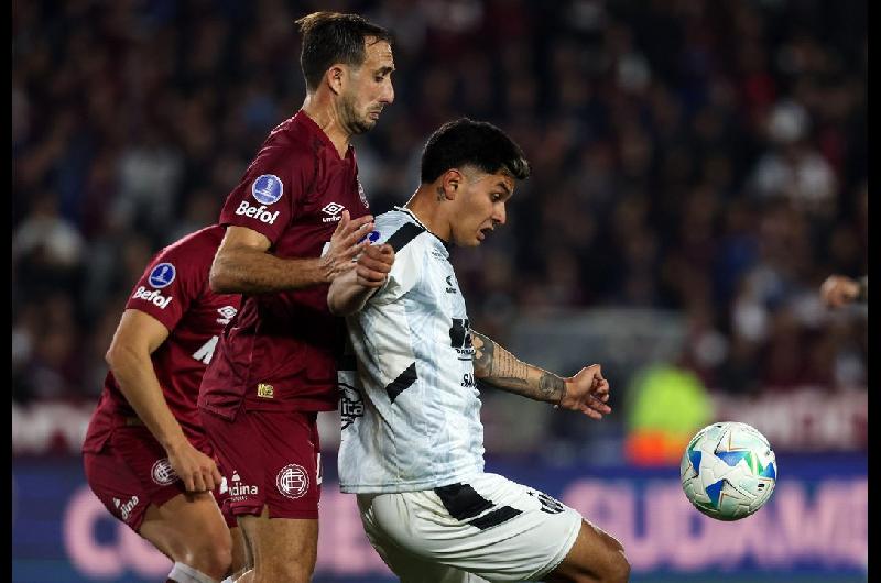 Atencioacuten Lanuacutes- se confirmaron los diacuteas y horarios de los cuartos de final de la Copa Sudamericana