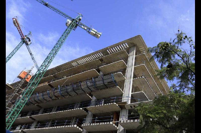 Minuto inmobiliario clave- bajan los costos en doacutelares de los desarrolladores e igual los precios en pozo
