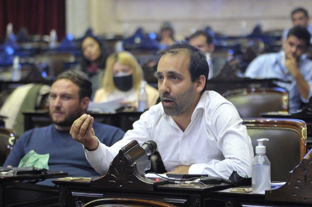 Itai Hagman- En un antildeo y medio este gobierno acumuloacute maacutes escaacutendalos de corrupcioacuten que ninguacuten otro
