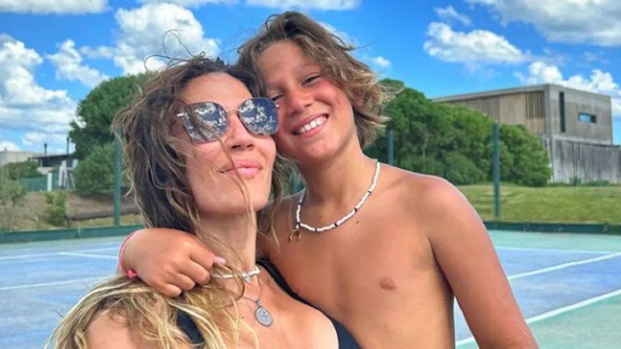 Jimena Baroacuten una madre orgullosa de la primera salida ldquode jodardquo de su hijo Momo- ldquoEjemplo de hombrerdquo