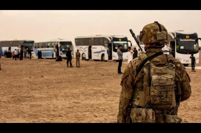 Las tropas estadounidenses comenzaron su prometida retirada de Irak