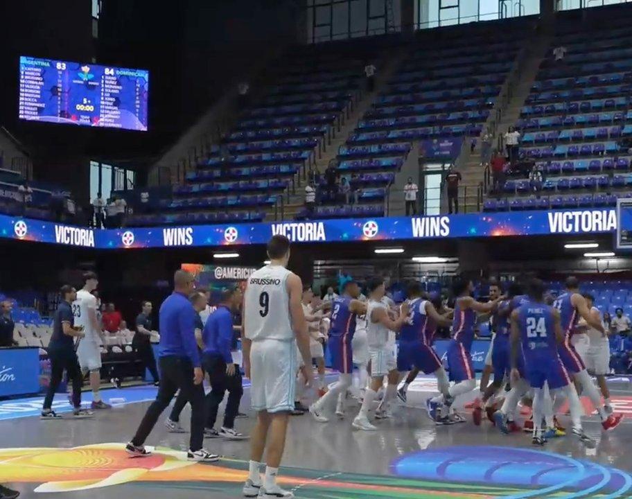 Escandaloso final en la derrota de Argentina ante Repuacuteblica Dominicana por la AmeriCup- queacute pasoacute
