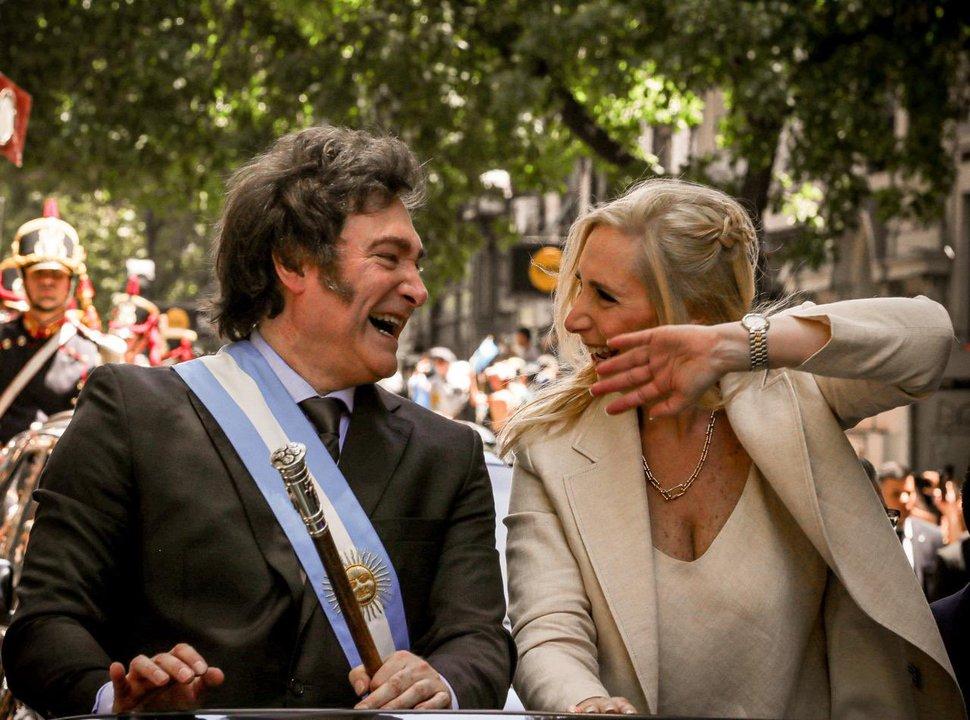 En LN ahora dicen que Karina tiene atrapado a Javier Milei- No descarto que tenga algo que ver