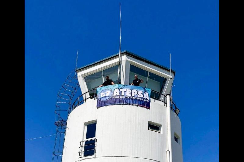 Advertencia del gobierno por el paro de los Controladores Aeacutereos