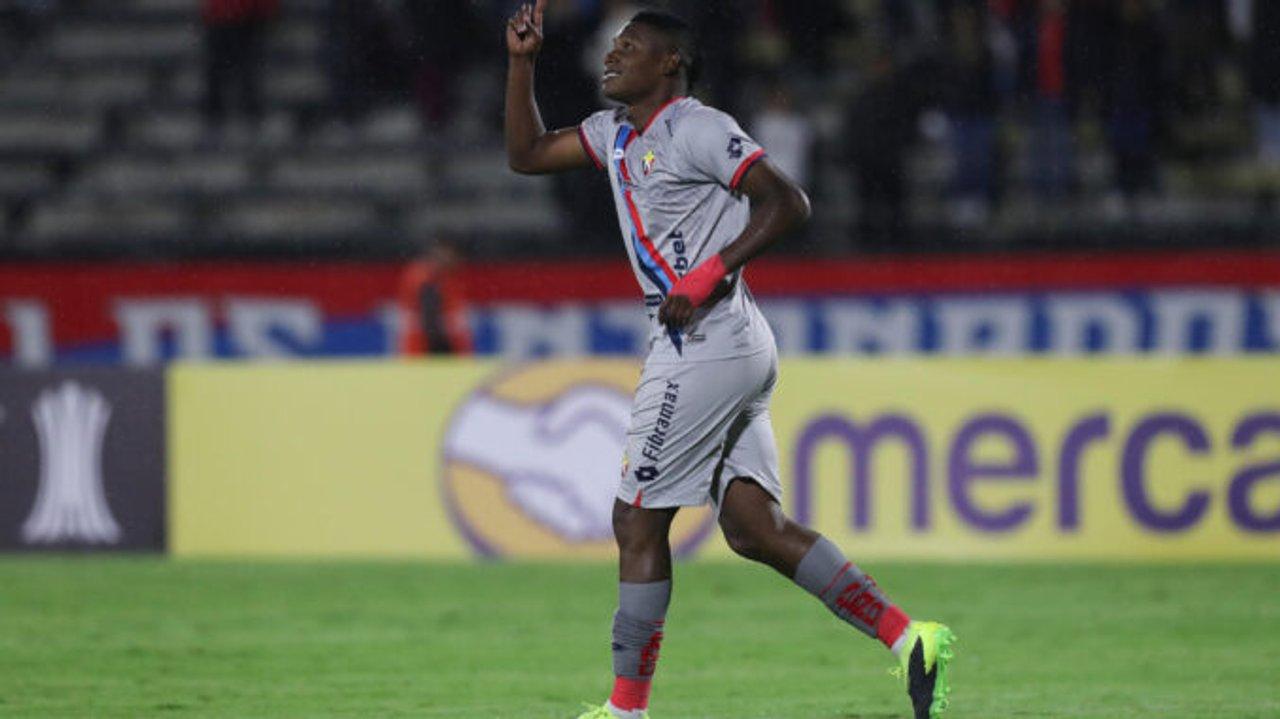 El fuacutetbol sudamericano de luto- murioacute Marcos Olmedo jugador de Mushuc Runa de Ecuador