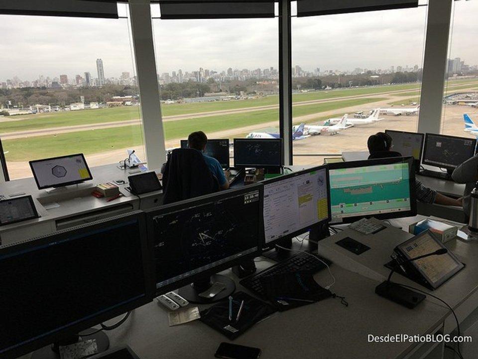 Los controladores aeacutereos cumplen una nueva jornada de paro 
