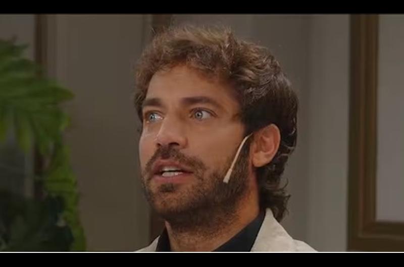 Benjamiacuten Alfonso reveloacute que sufrioacute acoso cuando graboacute la serie Valeria en Espantildea
