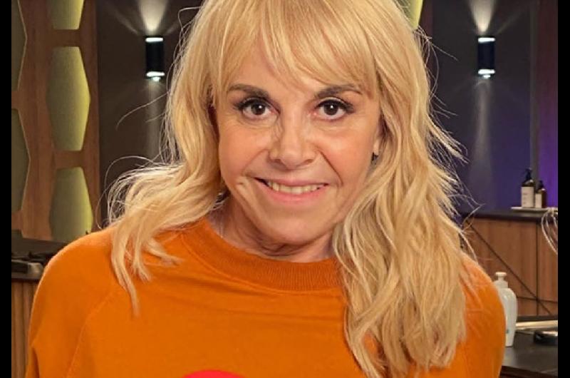 Claudia Villafantildee chocoacute frente a la cancha de River