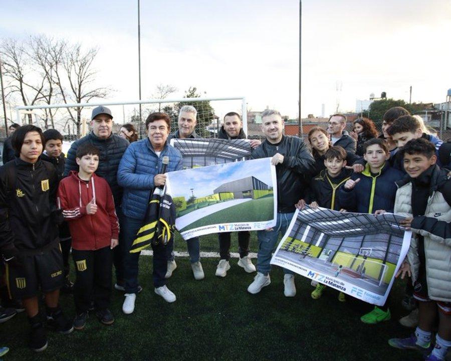Almirante Brown haraacute realidad su microestadio con apoyo de Fernando Espinoza