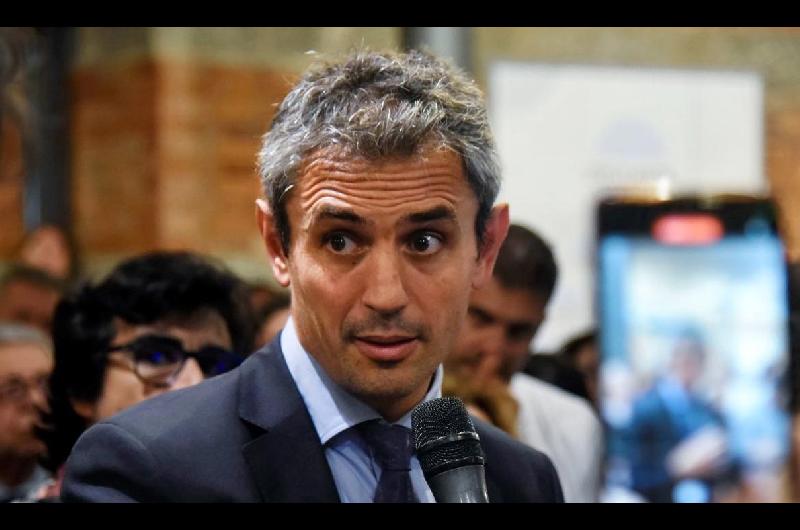 En X acusan a Martiacuten Menem de tener una cuenta trucha para atacar a Santiago Caputo