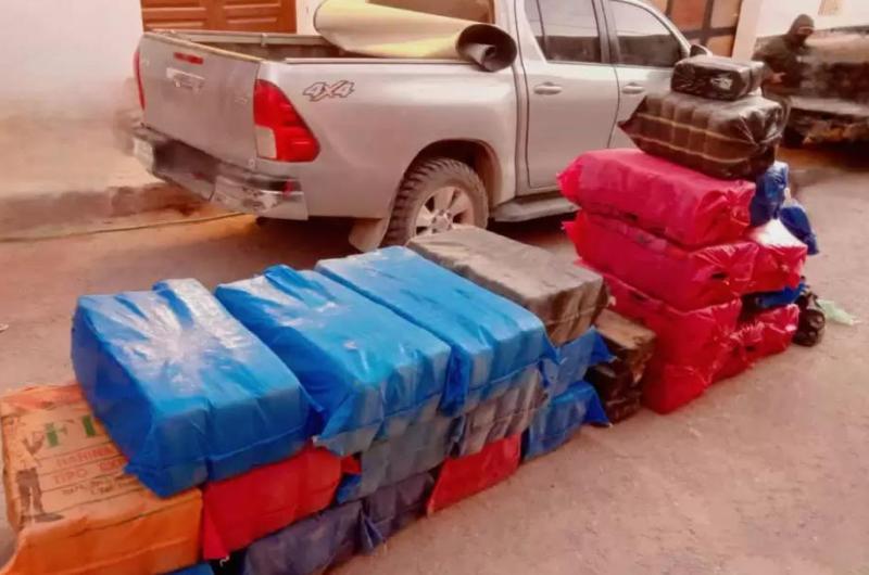 La Policiacutea incautoacute maacutes de 790 kilos de hojas de coca en Ruta Nacional Ndeg 52