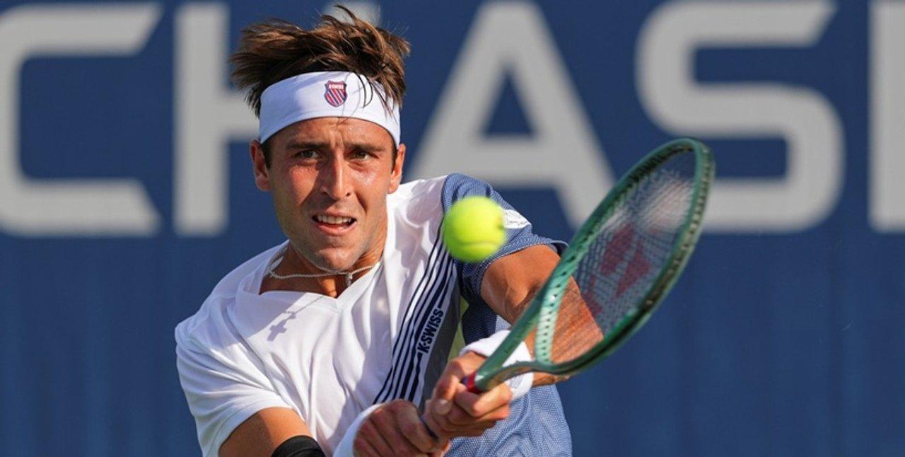 Etcheverry y Comesantildea van por un lugar en la tercera ronda del US Open