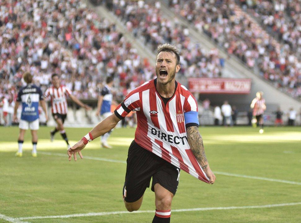 Suentildeo con ser presidente- un histoacuterico jugador de Estudiantes de La Plata encendioacute la ilusioacuten en los hinchas