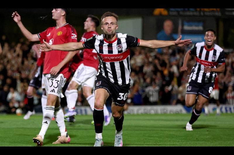 Histoacuterica humillacioacuten- Manchester United eliminado por Grimsby Town en penales