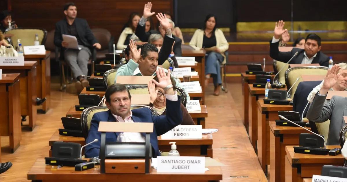 De empresas estatales a sociedades anoacutenimas- aprobaron el proyecto