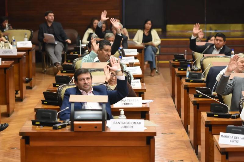 De empresas estatales a sociedades anoacutenimas- aprobaron el proyecto