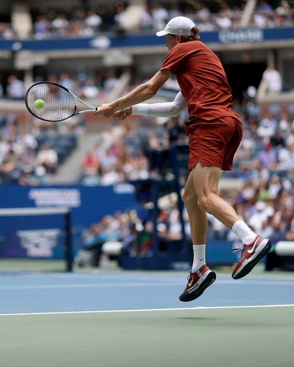 Jannik Sinner sumoacute un nuevo triunfo aplastante y estaacute en tercera ronda del US Open