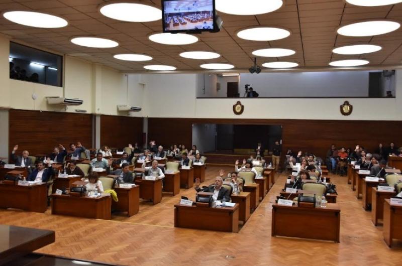 La Legislatura aproboacute norma sobre conversioacuten de sociedades del Estado