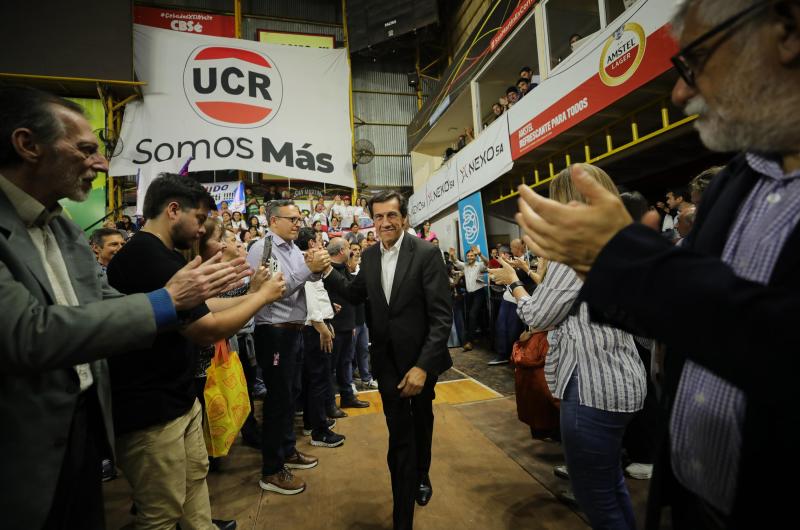 Carlos Sadir llevoacute su apoyo a Juan P Valdeacutes en Corrientes