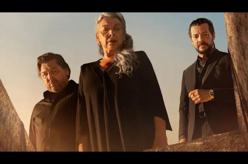 A queacute hora se estrena Dos tumbas la nueva serie espantildeola de Netflix