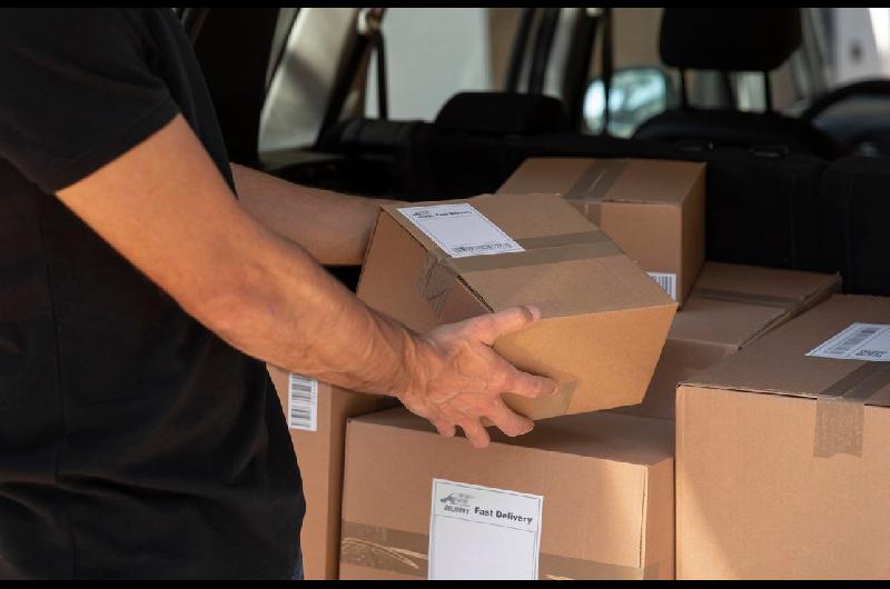 Estados Unidos eliminoacute la exencioacuten arancelaria para pequentildeos paquetes