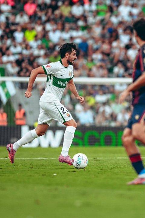 Elche le ganoacute al Levante e ilusiona a sus hinchas en su regreso a LaLiga