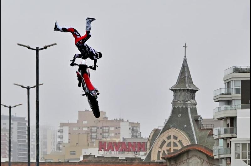 El Enduro del Invierno 2025 comenzoacute con un show de acrobacias