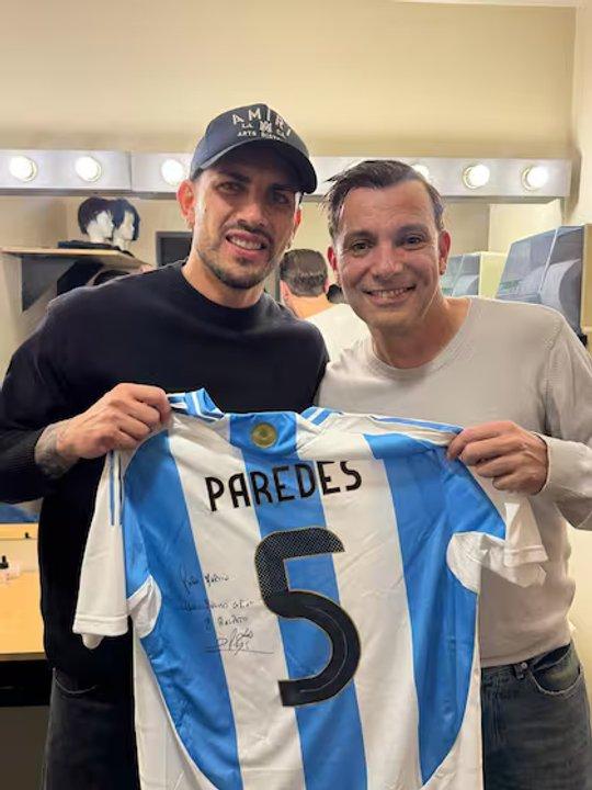 El divertido encuentro de Leandro Paredes y Martiacuten Bossi- ldquoNecesito ofrecermerdquo