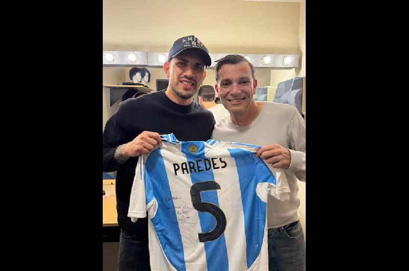 El divertido encuentro de Leandro Paredes y Martiacuten Bossi- ldquoNecesito ofrecermerdquo