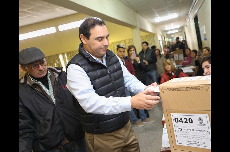 Elecciones en Corrientes- compiten 7 foacutermulas para la gobernacioacuten con 58 boletas en el cuarto oscuro