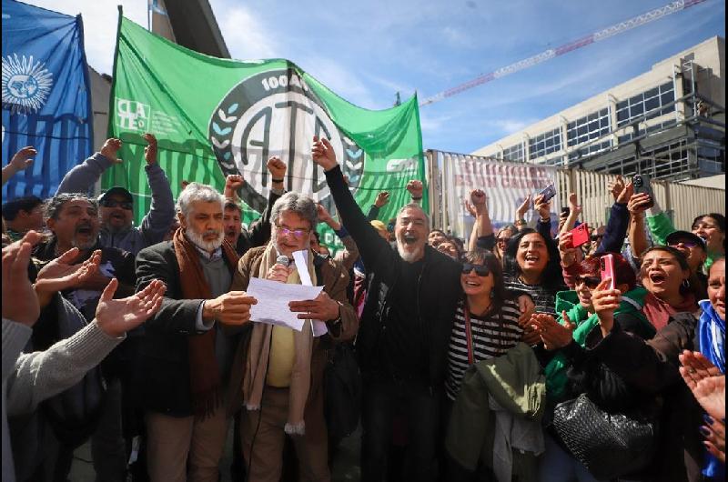 ATE anuncioacute la liberacioacuten del secretario general del gremio en Coacuterdoba y levantoacute el paro previsto para mantildeana