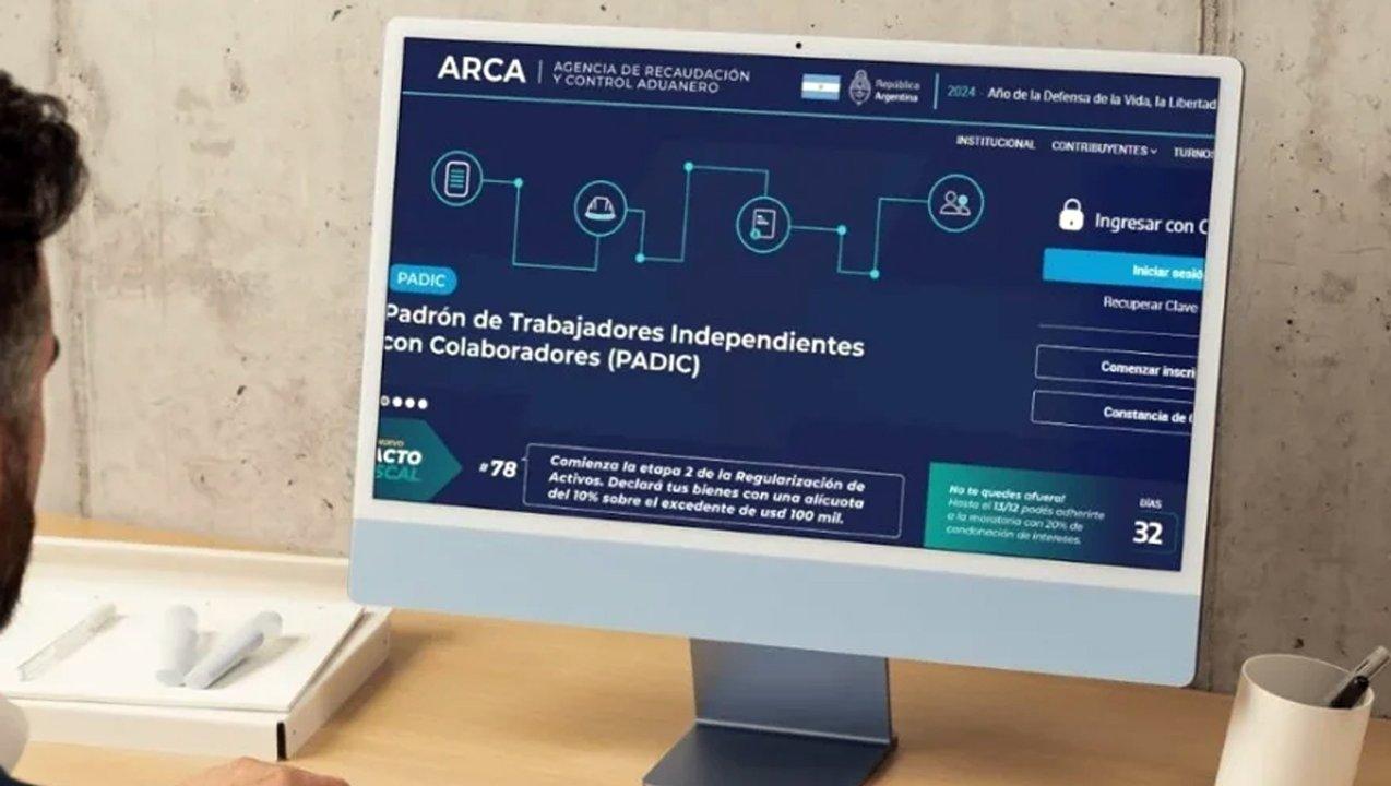 La recaudacioacuten tributaria cayoacute en torno a 24-en-porciento- en teacuterminos reales en agosto