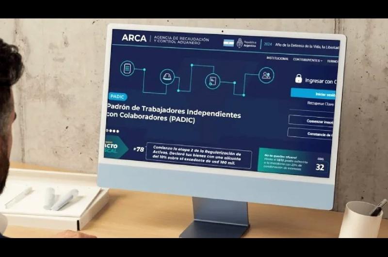 La recaudacioacuten tributaria cayoacute en torno a 24-en-porciento- en teacuterminos reales en agosto