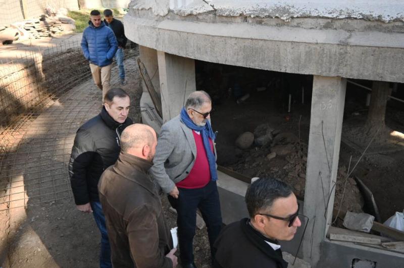 Avanzan las obras de renovacioacuten de la glorieta de Plaza Belgrano