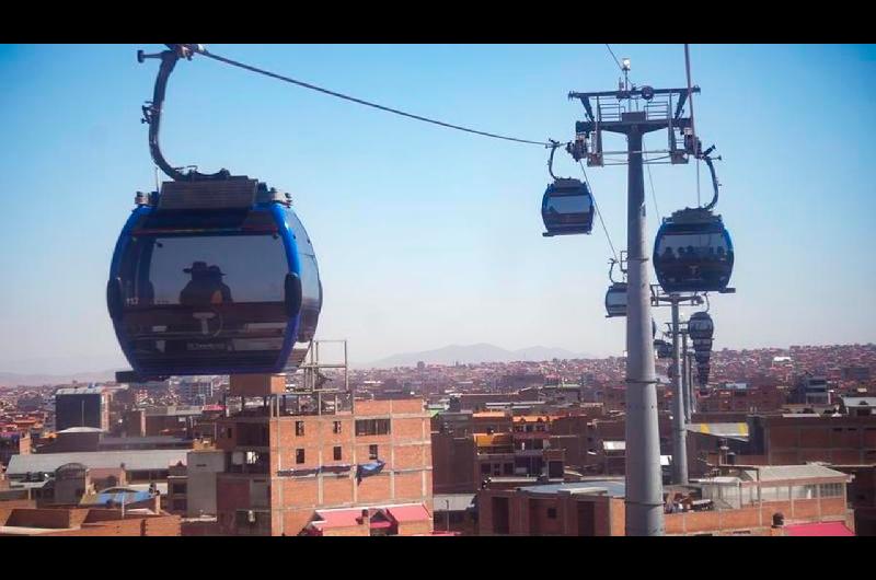 El telefeacuterico urbano La Paz y El Alto supera los 640 millones de usuarios en Bolivia en 11 antildeos