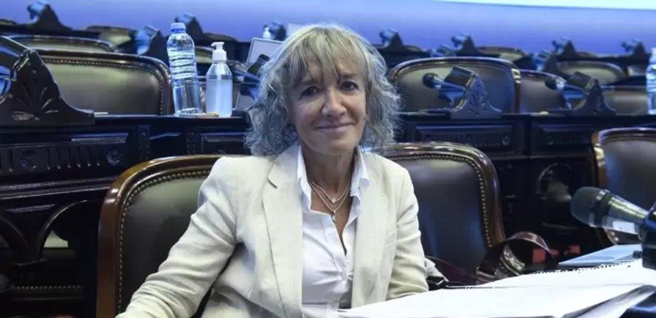 Moacutenica Frade dice que con Milei ldquohemos vuelto a los rsquo90rdquo y tenemos ldquobaja calidad institucionalrdquo