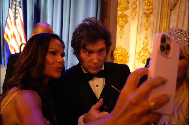 Javier Milei suspendioacute su viaje a Las Vegas y viaja solo a Los Aacutengeles tras el escaacutendalo por los audios