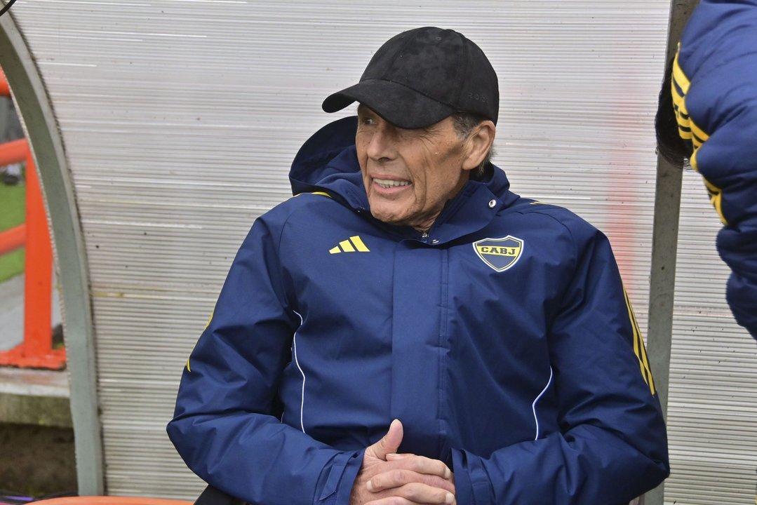 El entrenador de Boca Miguel Aacutengel Russo quedoacute internado por una infeccioacuten urinaria