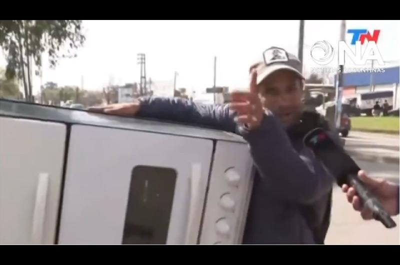 El changariacuten de la cocina- la historia del hombre que conmovioacute a las redes en la previa del acto de Milei