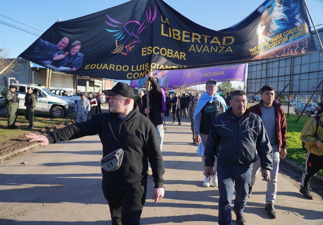 Incidentes- lanzaron pedradas en la desconcentracioacuten del acto de Javier Milei en Moreno