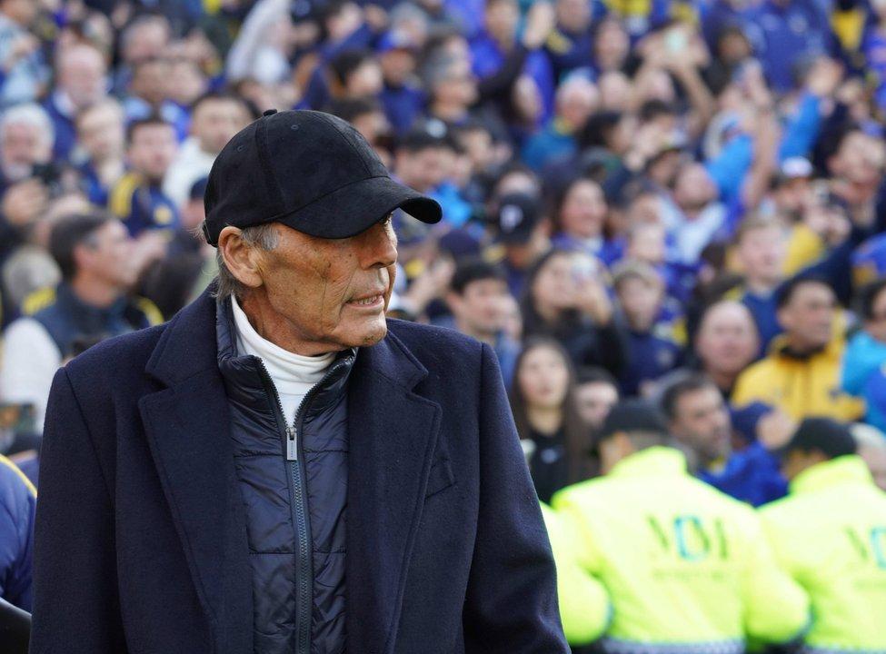 Alarma en Boca- Russo continuaraacute internado por una infeccioacuten urinaria
