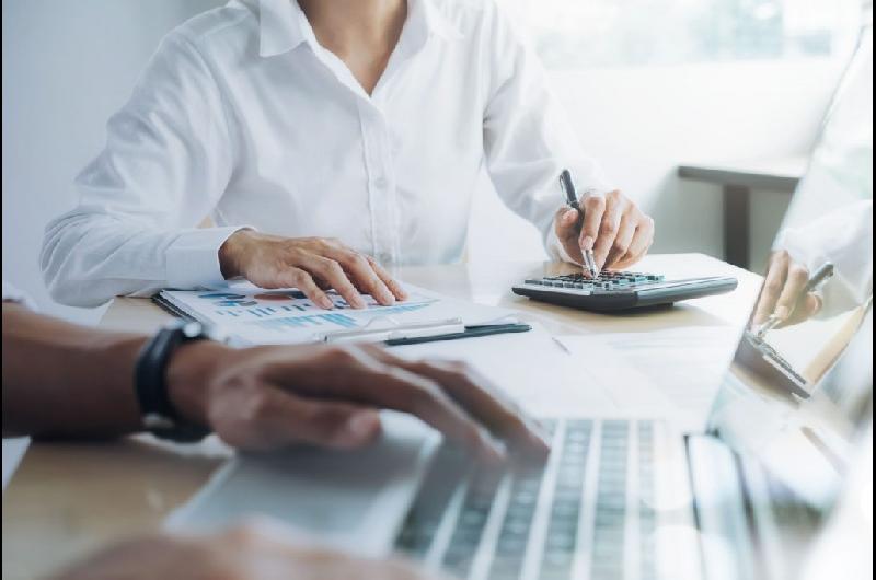 Eliminan la obligacioacuten de informar toda operacioacuten econoacutemica entre residentes y extranjeros