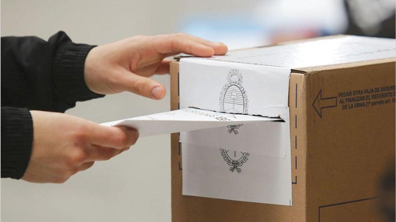 Ir a votar- el ritual vaciacuteo de una democracia saturada